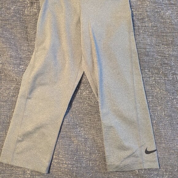 Nike Pro Gray Capri - Picture 2 of 2